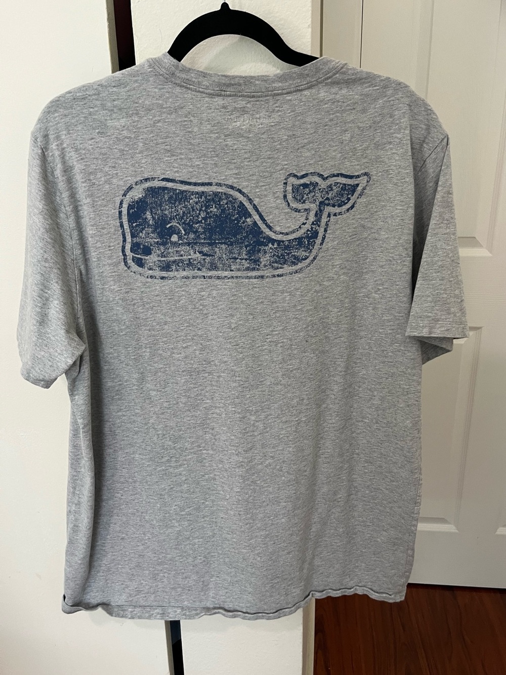 Vineyard Vines Heather Gray T-Shirt with Distressed Navy Whale
